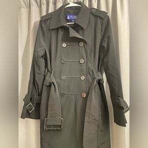 Large black coat London style in perfect condition, barely used, not details